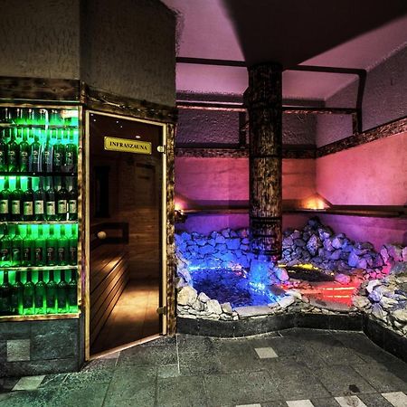Hotel Korona Wellness, Rendezveny Es Borszalloda Eger Eksteriør billede