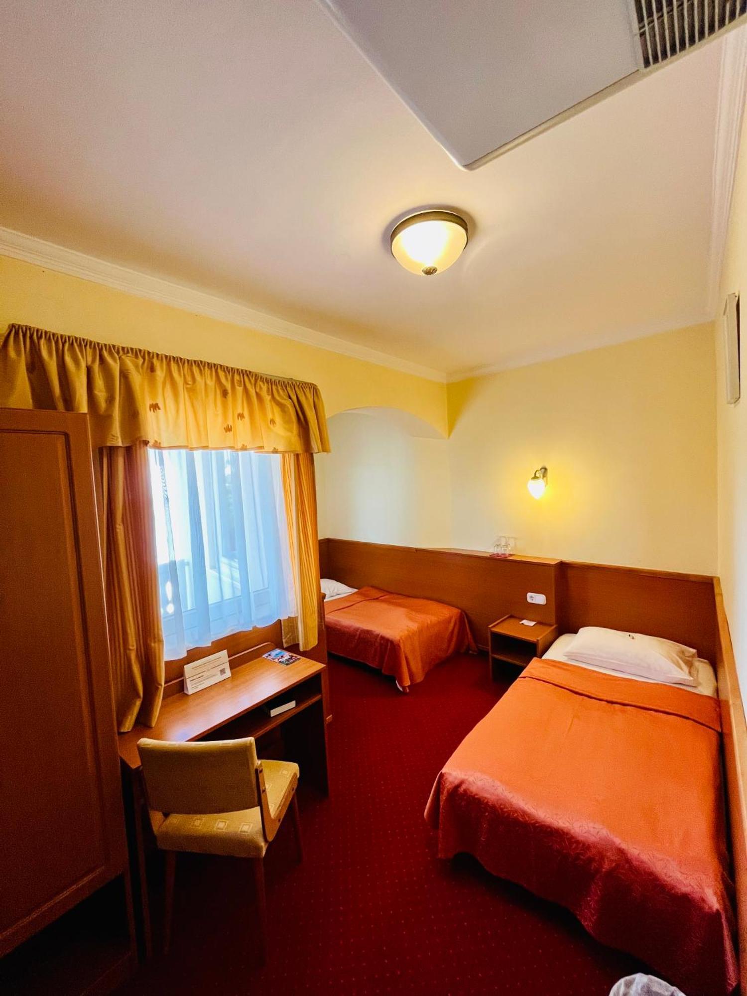 Hotel Korona Wellness, Rendezveny Es Borszalloda Eger Værelse billede