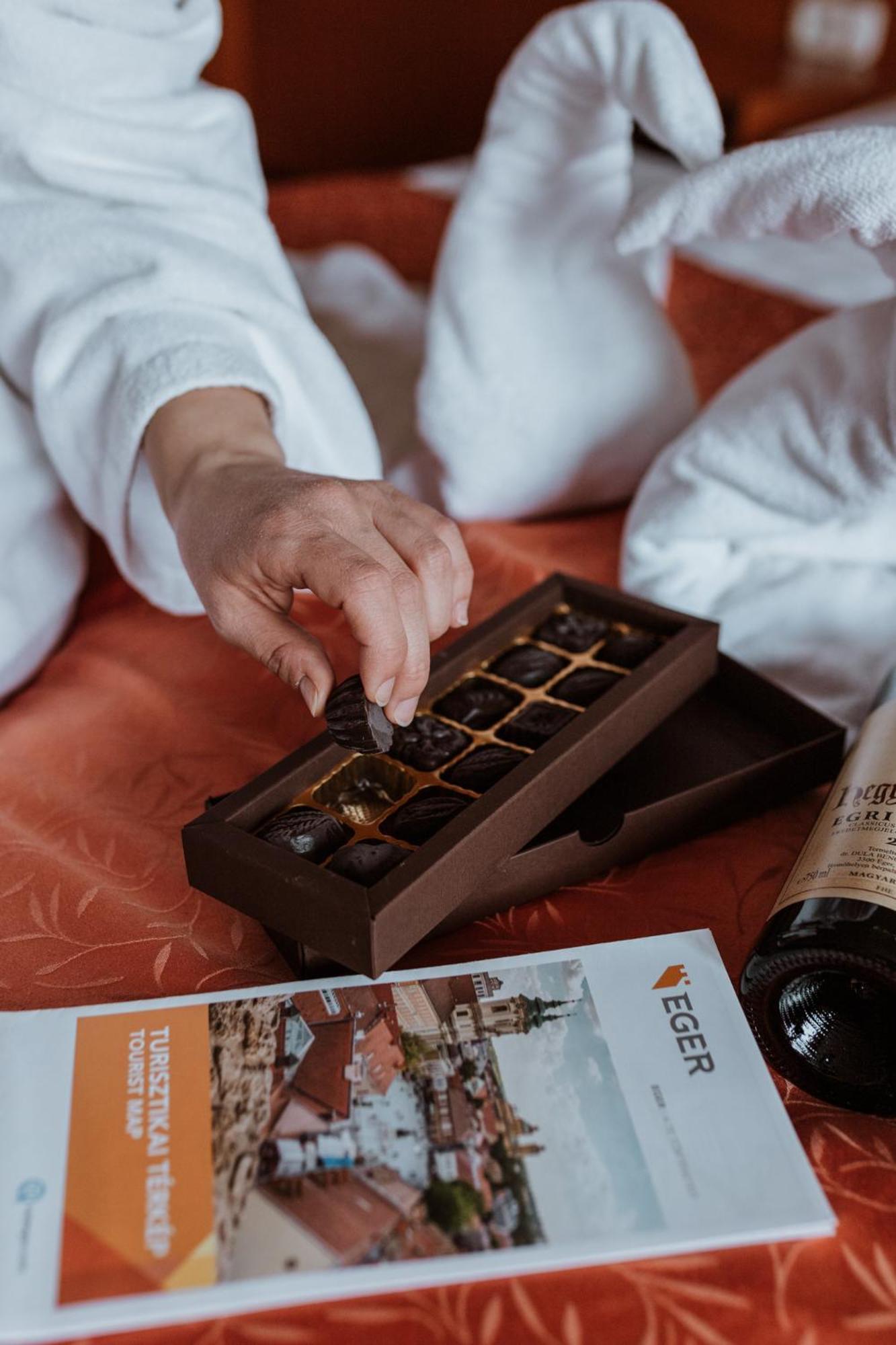 Hotel Korona Wellness, Rendezveny Es Borszalloda Eger Eksteriør billede