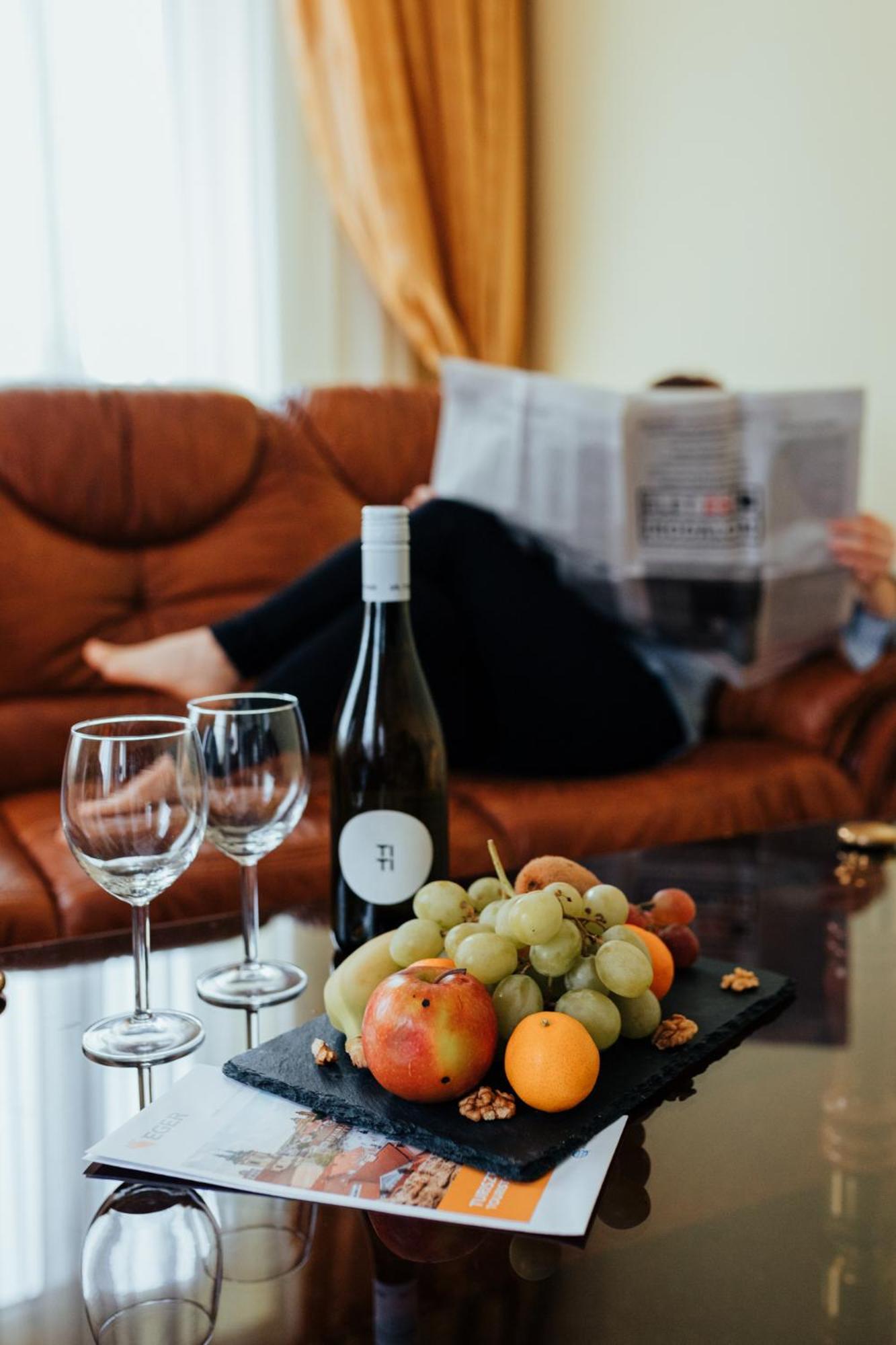 Hotel Korona Wellness, Rendezveny Es Borszalloda Eger Eksteriør billede