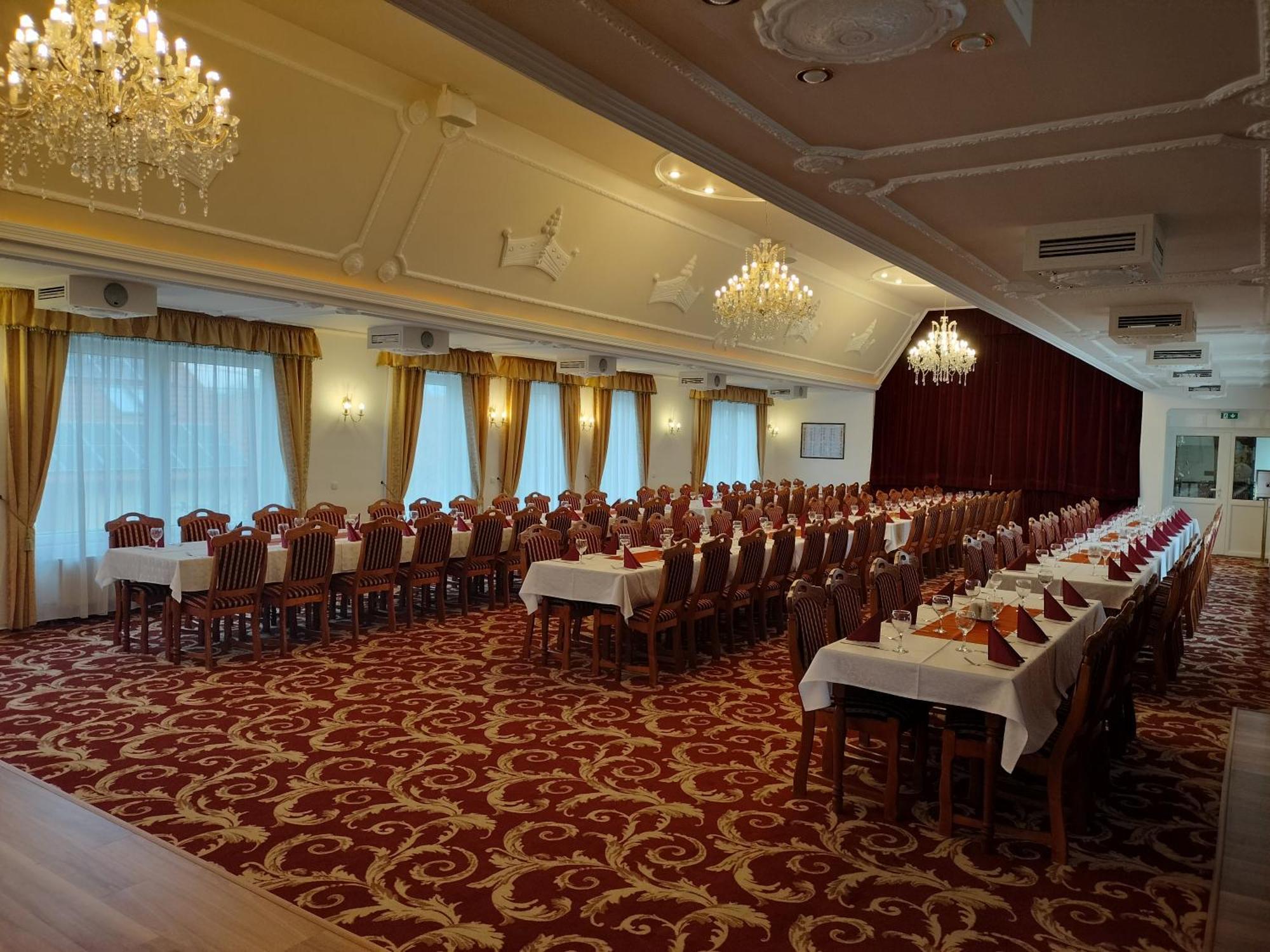 Hotel Korona Wellness, Rendezveny Es Borszalloda Eger Eksteriør billede