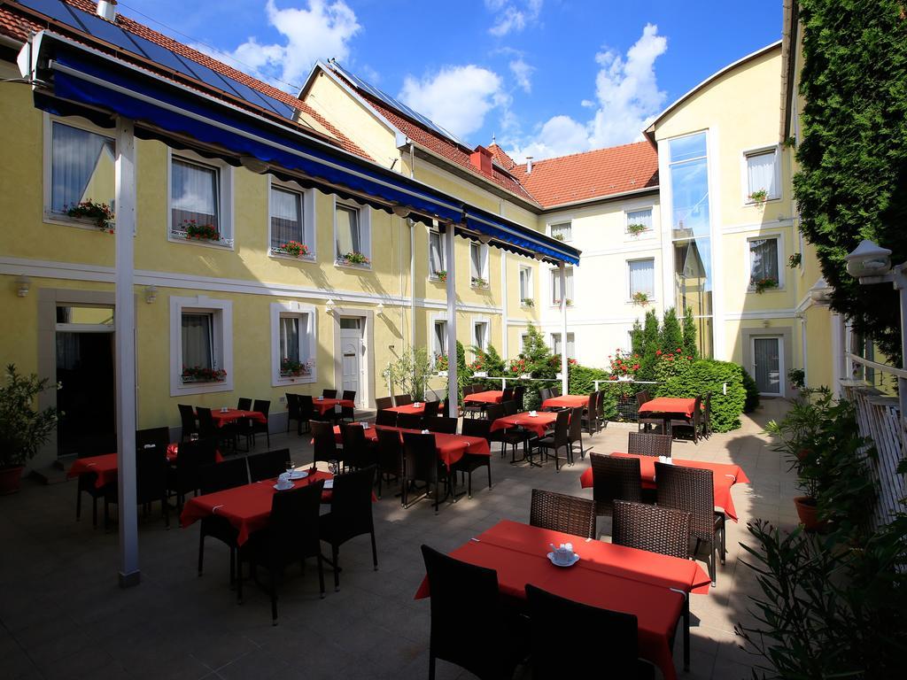 Hotel Korona Wellness, Rendezveny Es Borszalloda Eger Eksteriør billede