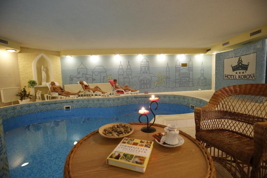 Hotel Korona Wellness, Rendezveny Es Borszalloda Eger Eksteriør billede